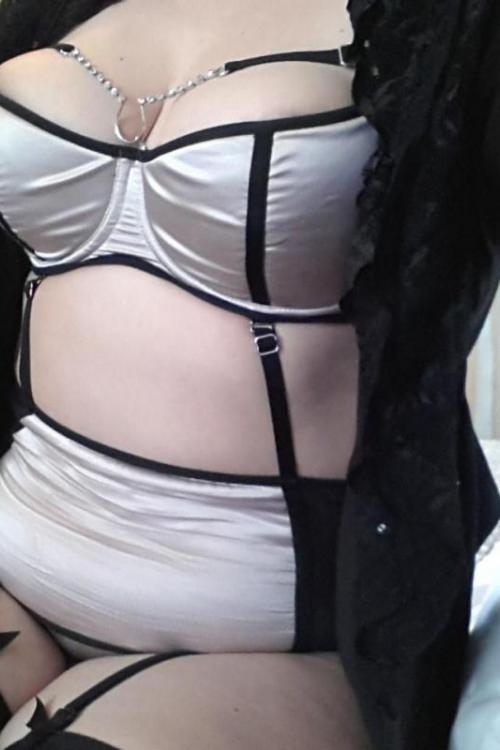 Проститутка и Индивидуалка Юля у метро Проспект Ветеранов СПб