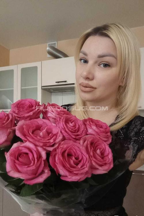 Проститутка и Индивидуалка Алина у метро Парк Победы в Питере