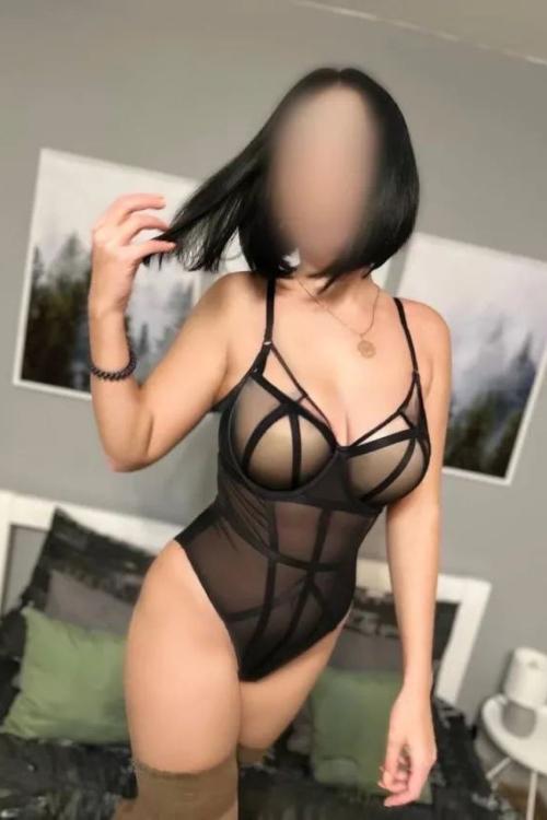 Проститутка и Индивидуалка Кристина Одна у метро Академическая в Питере