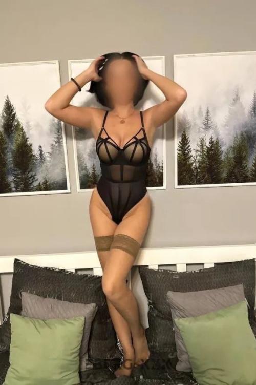 Проститутка и Индивидуалка Кристина Одна у метро Академическая в Питере