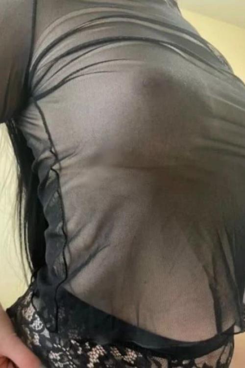 Проститутка Айнура у метро Парнас в Питере