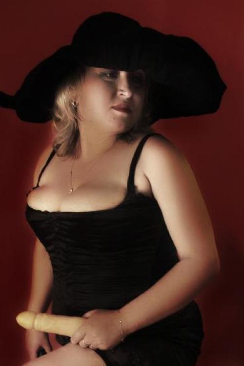 Проститутка и Индивидуалка Ксения у метро Комендантский проспект в Питере