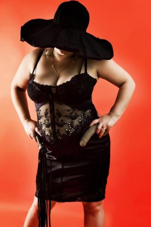 Проститутка и Индивидуалка Ксения у метро Комендантский проспект в Питере