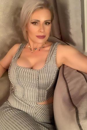 Секс Форум СПб: Состоятельная женщина ищу